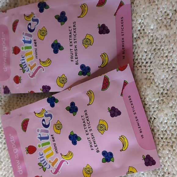 dew of the gods CUTIE FRUITIES Blemish Stickers, 2x 18 stickers - Picture 5 of 5